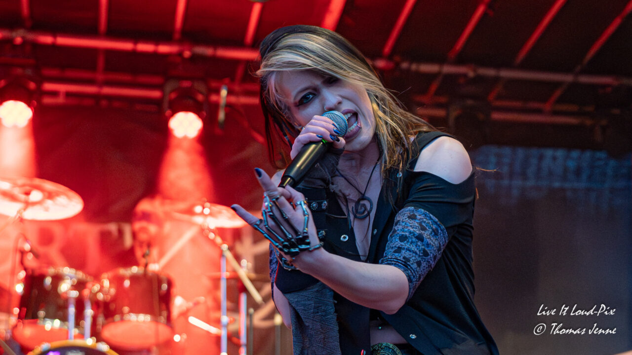 Treffpunkt für den nationelen und internationalen Rock- und Metal Nachwuchs – Festivalbericht vom Red Horse Festival 2026 in Stutensee mit u.a. Fortune Teller, Spitfire und Tag My Heart